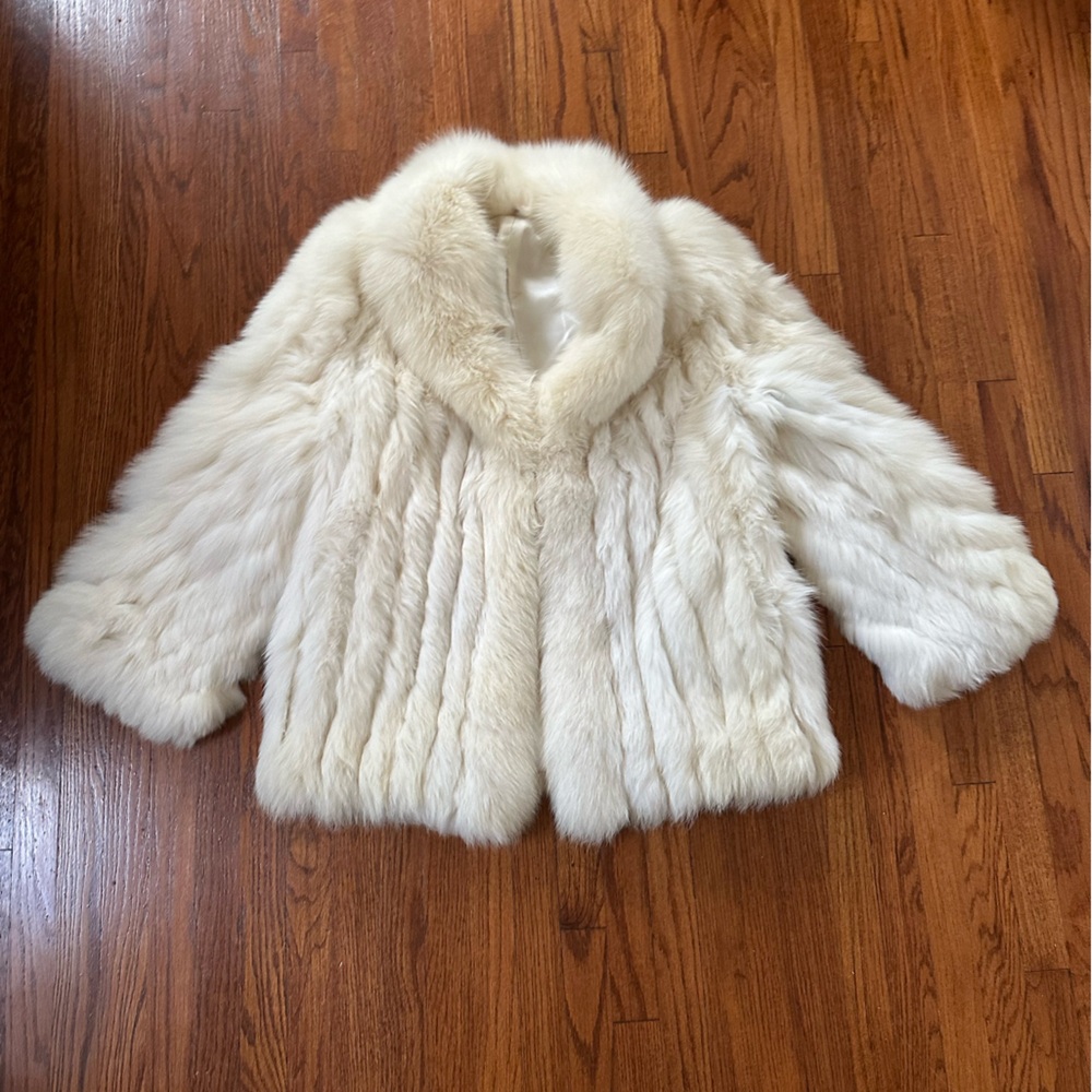 Luxurious Natural Blue Fox Fur Coat - Perfect for a Wedding - Picture 1 of 16